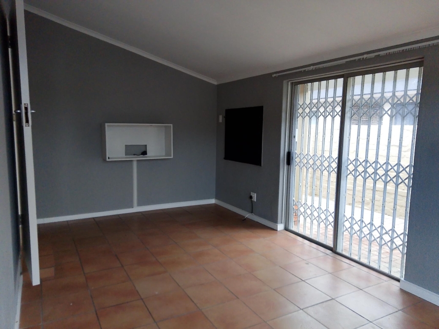3 Bedroom Property for Sale in Fairfield Estate Western Cape